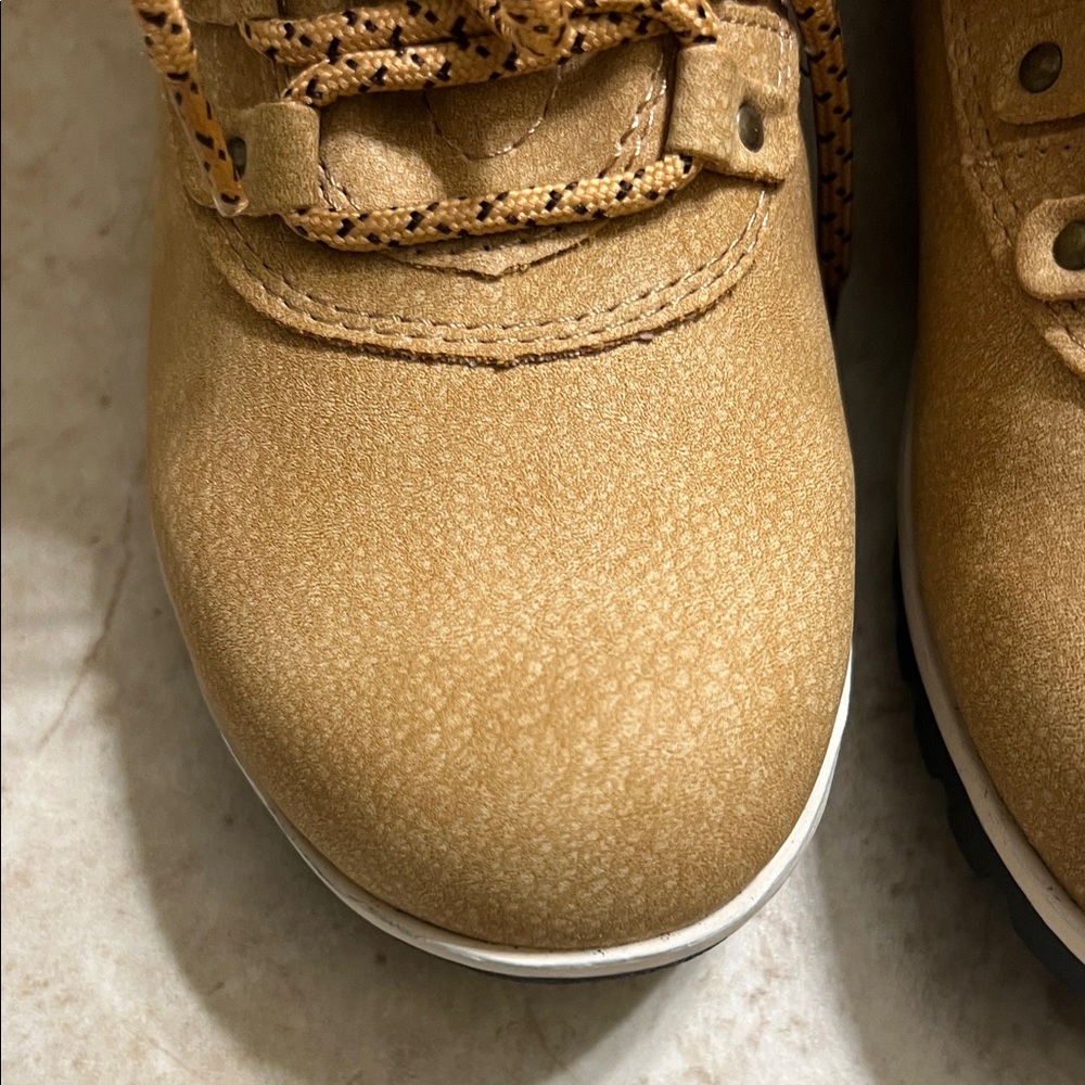 JBU Women's Tan Winter Boots with Black Soles Size 6 - Picture 7 of 14